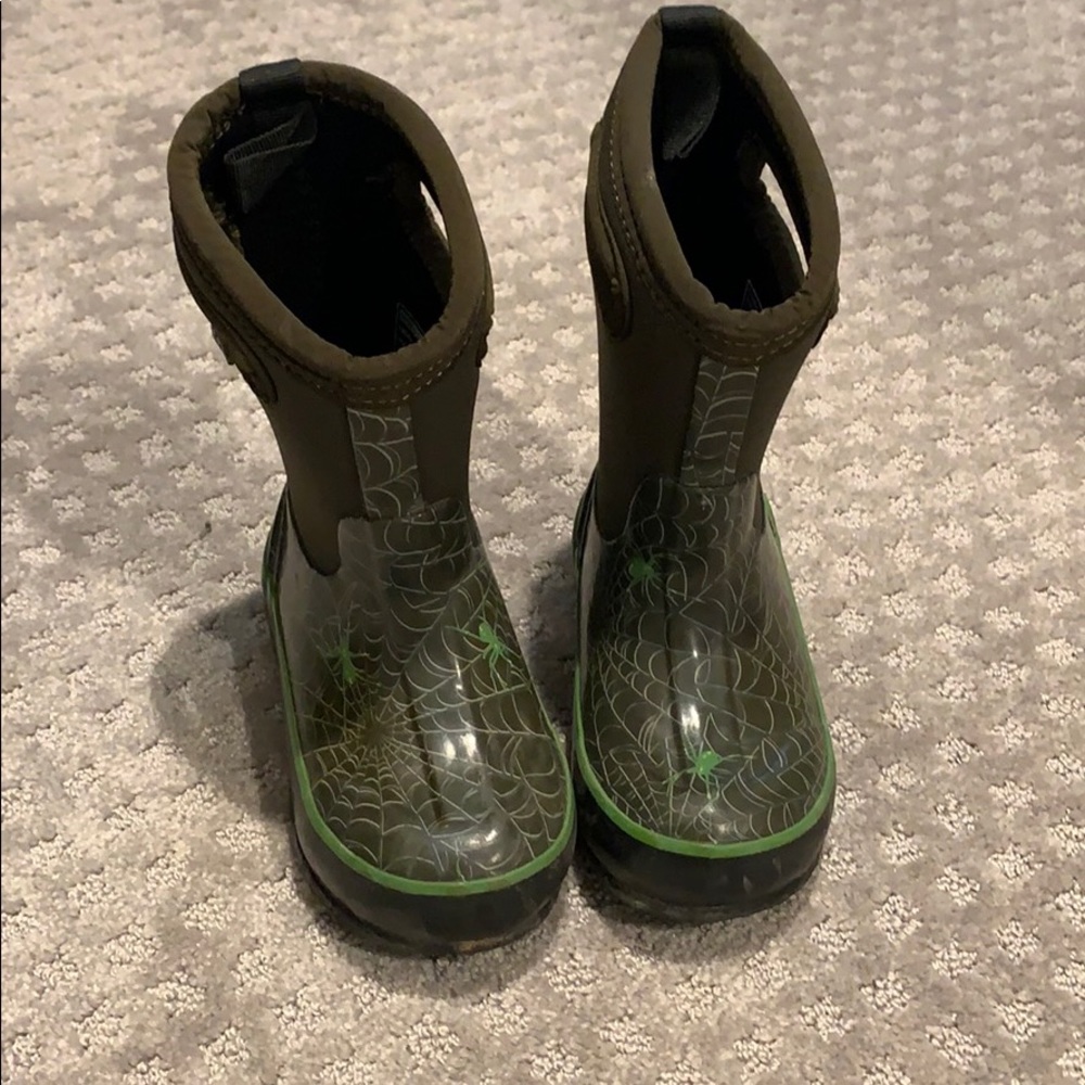 Kids Bogs size 9